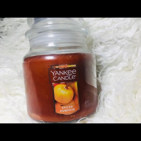 Yankee candle (Spiced Pumpkin 🎃) - Picture 3 of 3